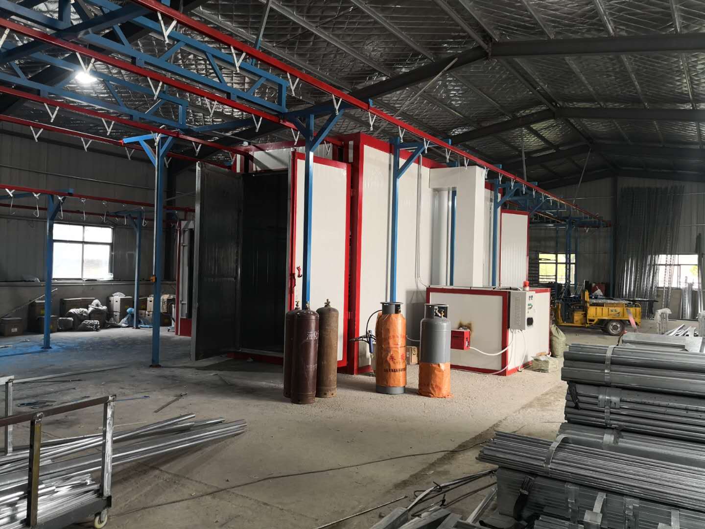 鐵藝半自動(dòng)噴涂設(shè)備